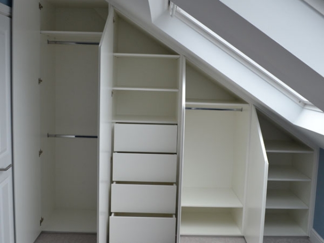Fitted wardrobe and shelving
